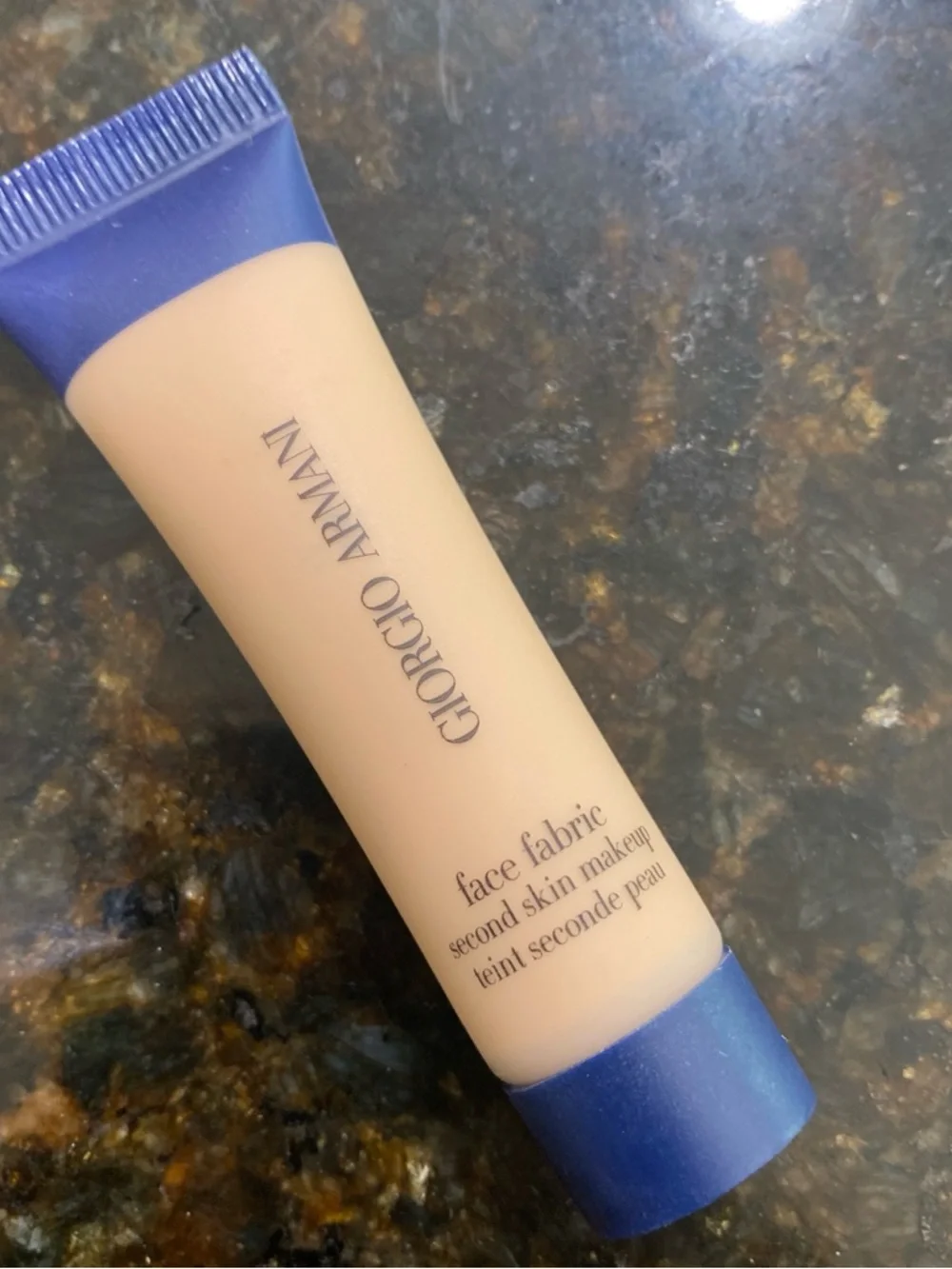 Giorgio Armani Face Fabric Second Skin Makeup - Beige with Blue Cap
